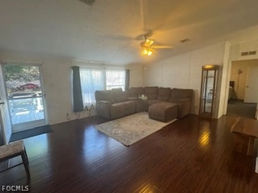 1086 Pine Avenue Moore Haven FL 33471