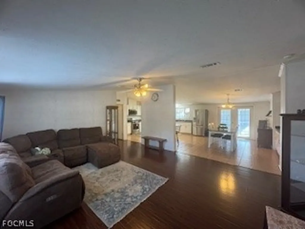 1086 Pine Avenue Moore Haven FL 33471