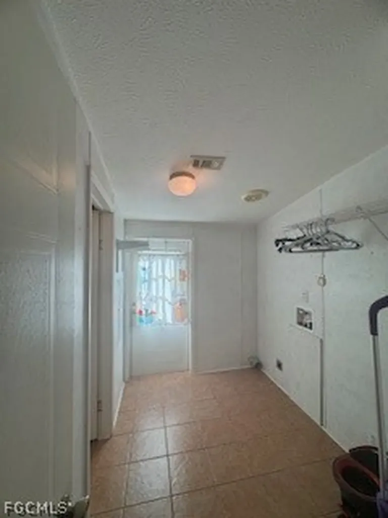 1086 Pine Avenue Moore Haven FL 33471