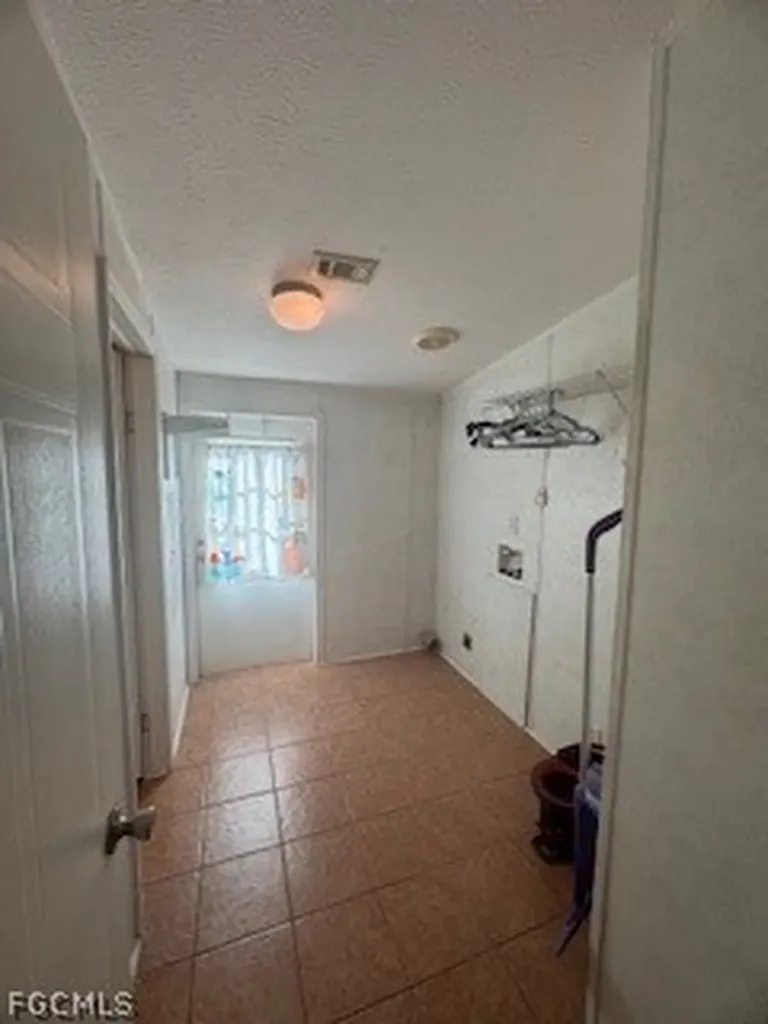 1086 Pine Avenue Moore Haven FL 33471