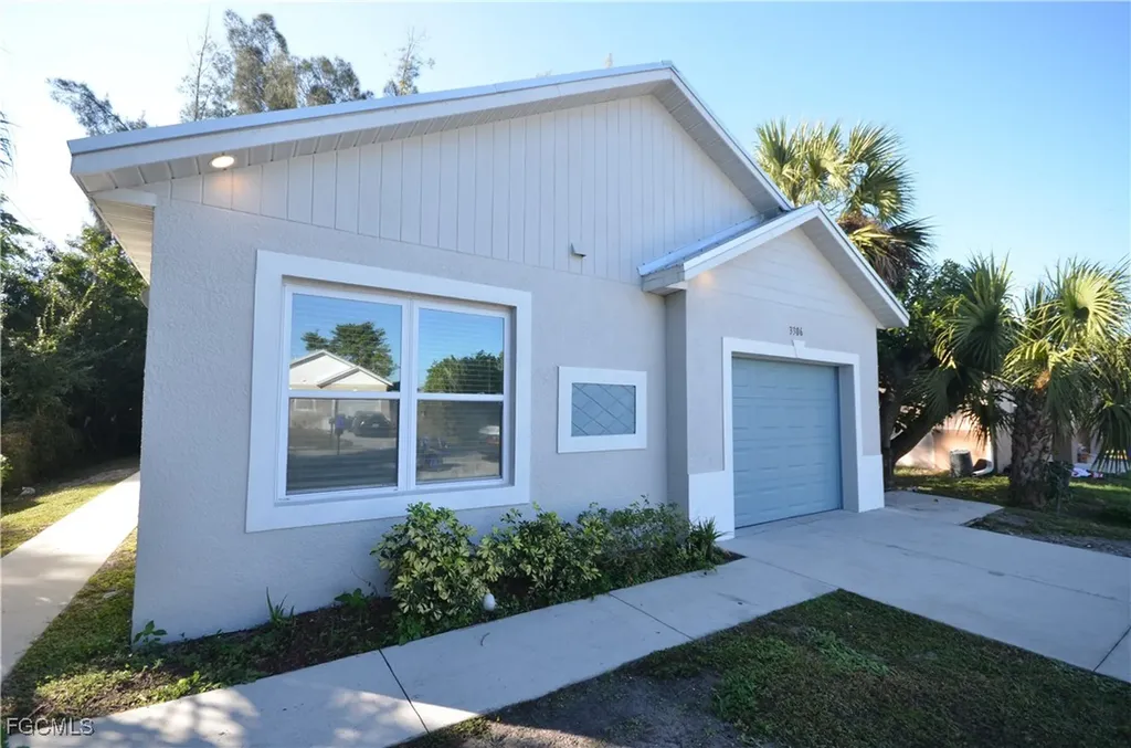 3306 Bassie Court Fort Myers FL 33916