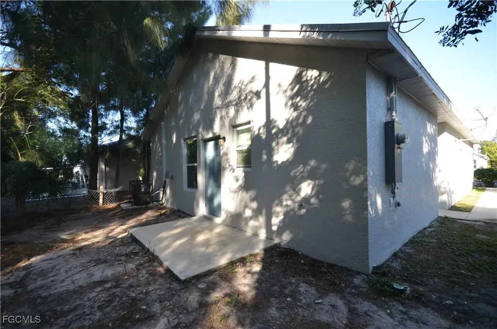 3306 Bassie Court Fort Myers FL 33916