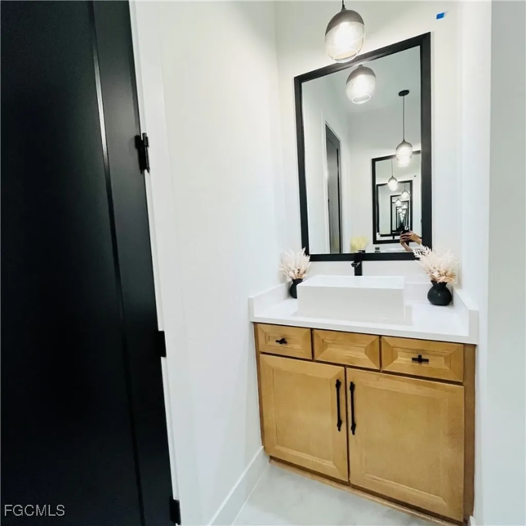 4218 SW 17th Avenue Cape Coral FL 33914