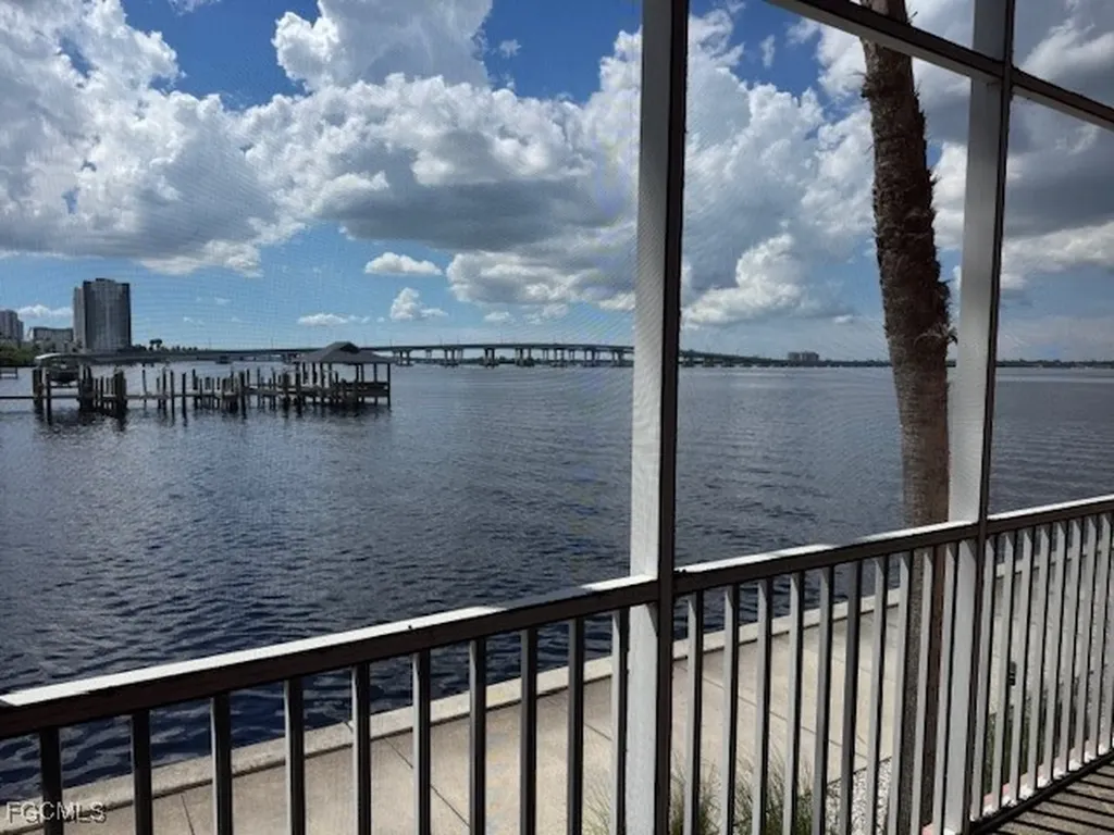 2743 1st Street Fort Myers FL 33916