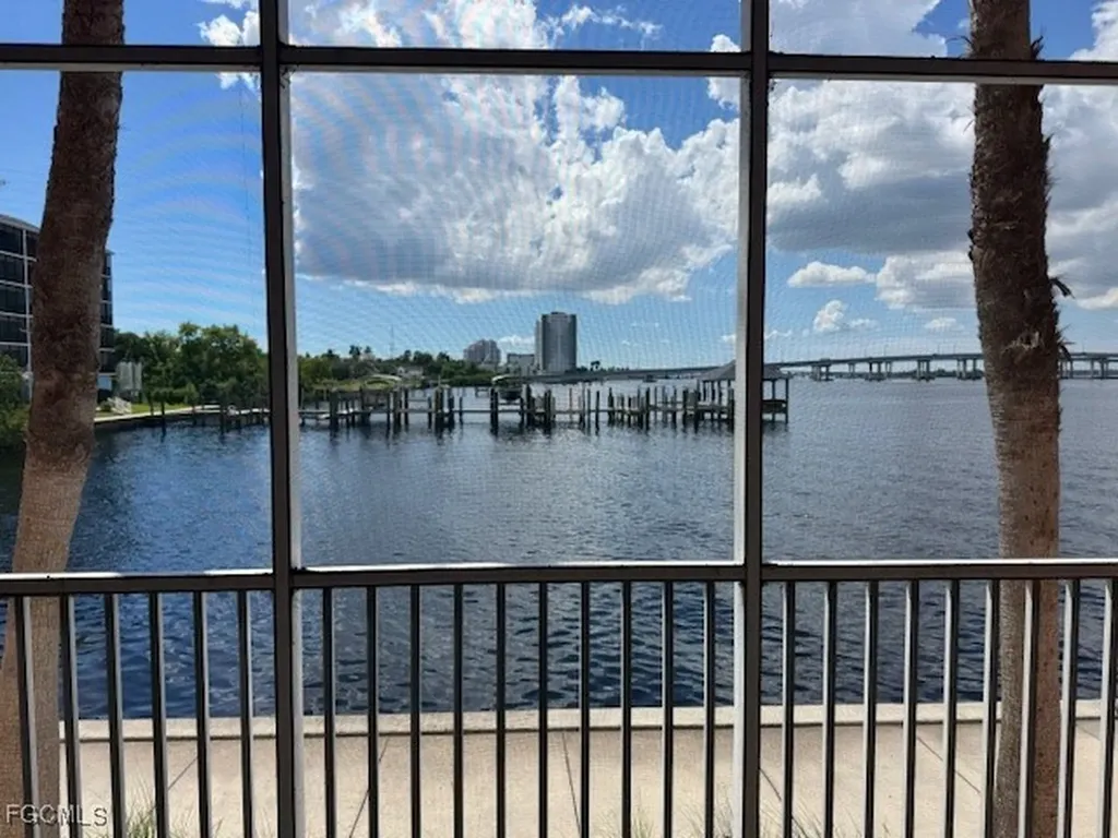 2743 1st Street Fort Myers FL 33916