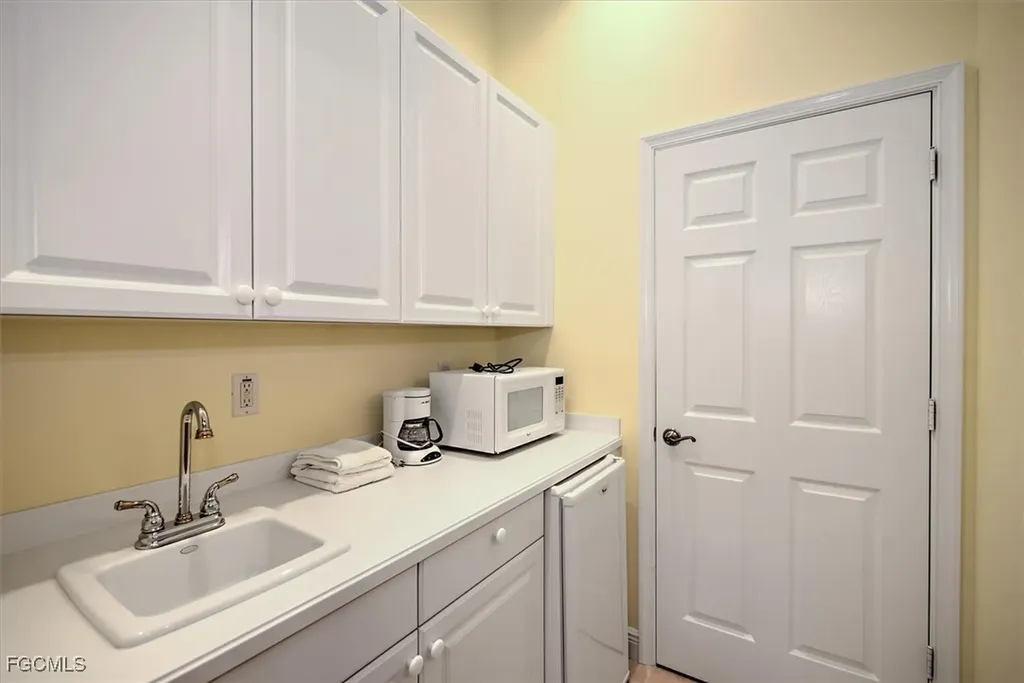 13902 Bently Circle Fort Myers FL 33912