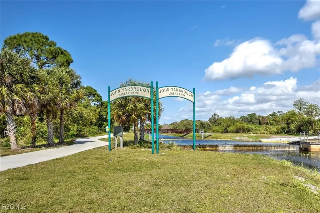 13902 Bently Circle Fort Myers FL 33912