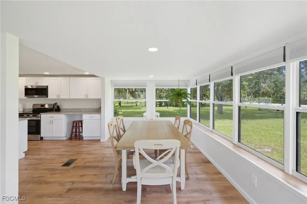 25 W Hampton Drive Fort Myers FL 33908