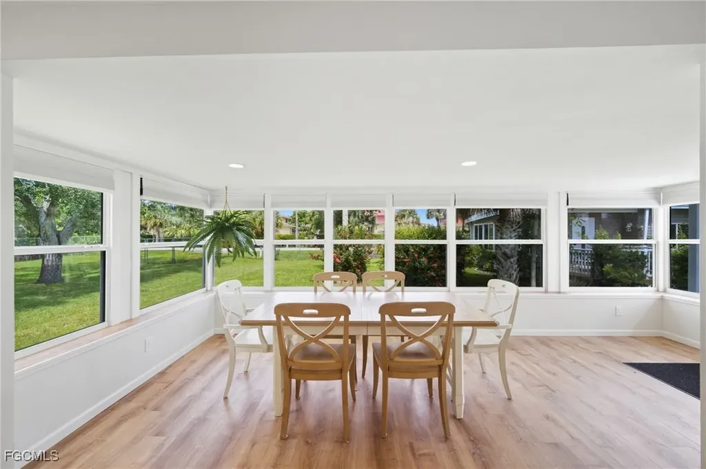 25 W Hampton Drive Fort Myers FL 33908