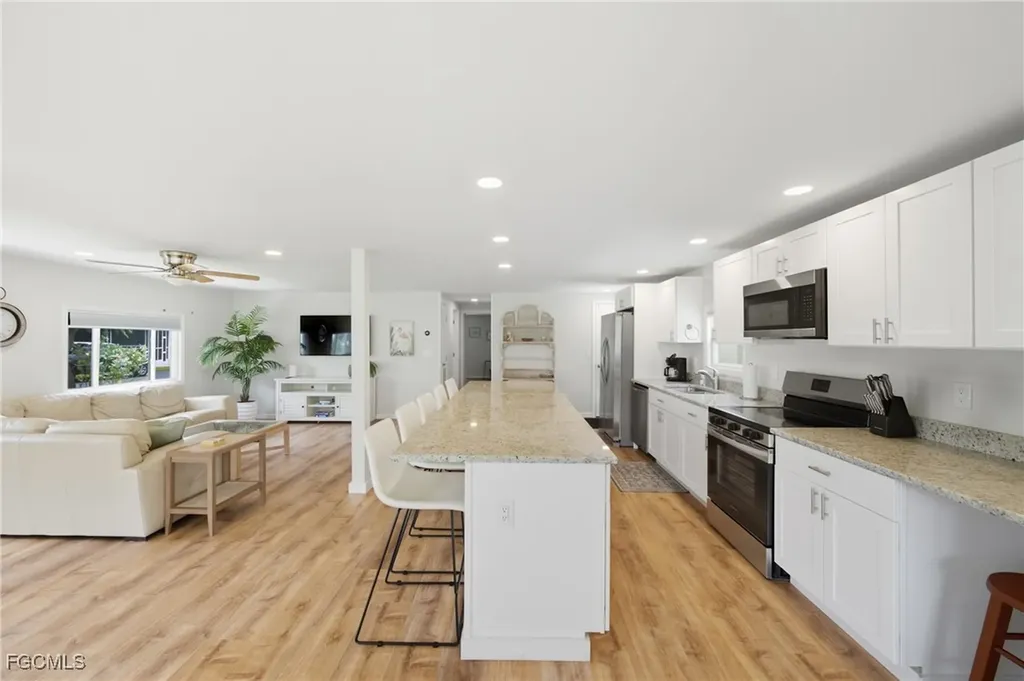 25 W Hampton Drive Fort Myers FL 33908