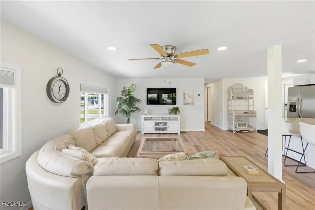 25 W Hampton Drive Fort Myers FL 33908