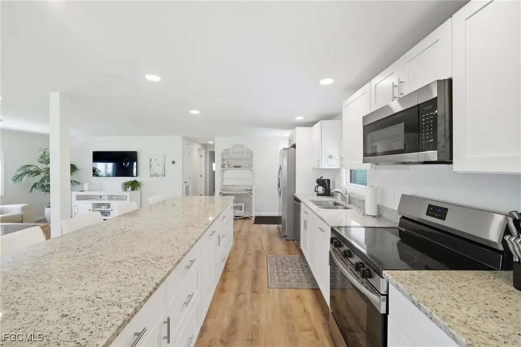 25 W Hampton Drive Fort Myers FL 33908