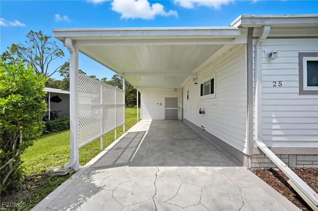 25 W Hampton Drive Fort Myers FL 33908