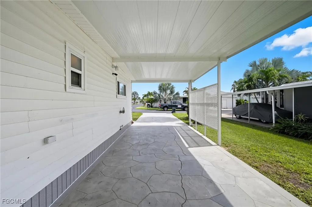 25 W Hampton Drive Fort Myers FL 33908