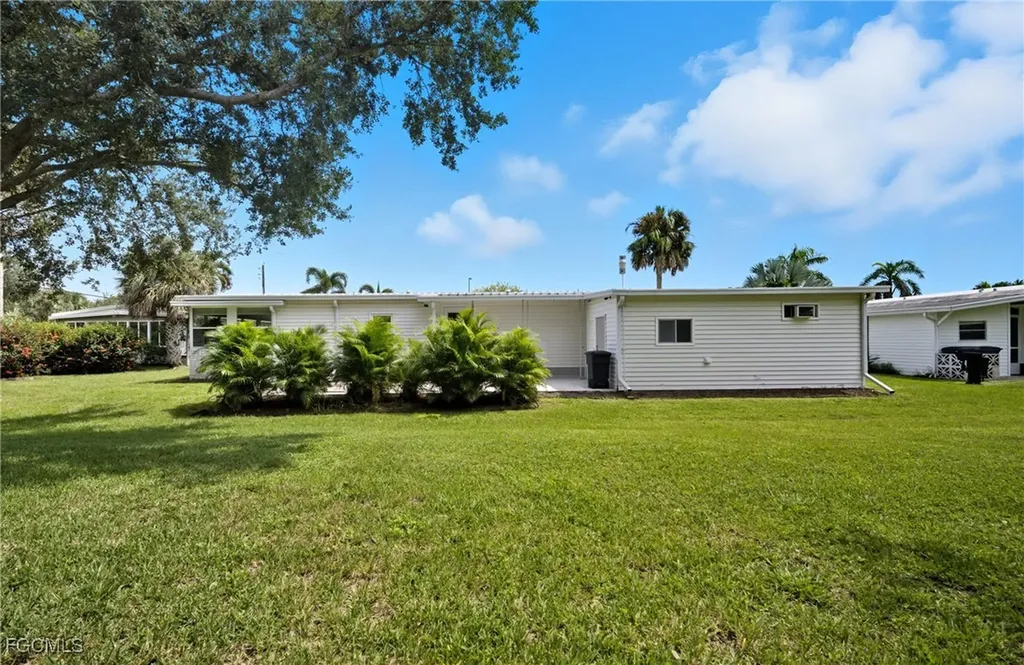 25 W Hampton Drive Fort Myers FL 33908