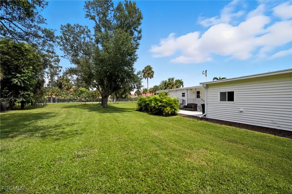 25 W Hampton Drive Fort Myers FL 33908