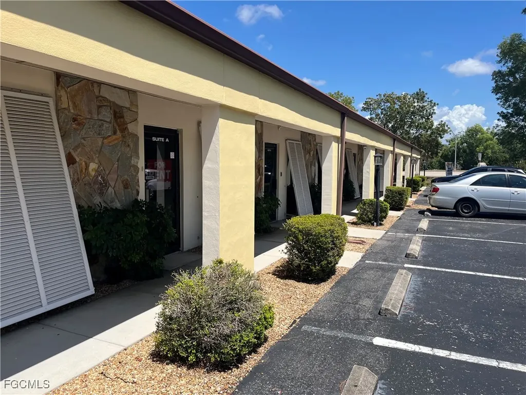 6226 Presidential Court Fort Myers FL 33919
