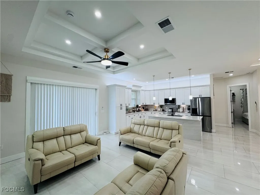 528 Jacaranda Parkway E Cape Coral FL 33909