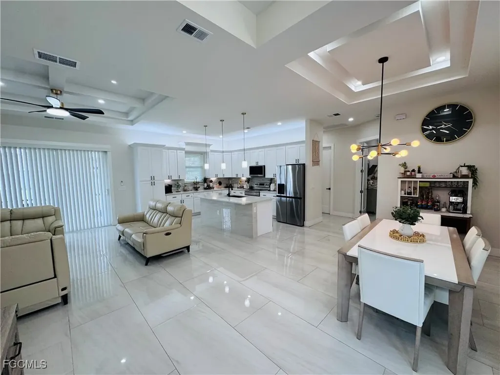 528 Jacaranda Parkway E Cape Coral FL 33909