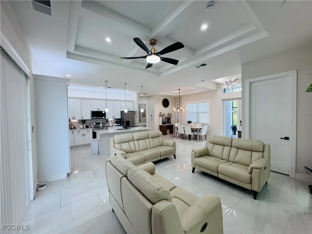 528 Jacaranda Parkway E Cape Coral FL 33909