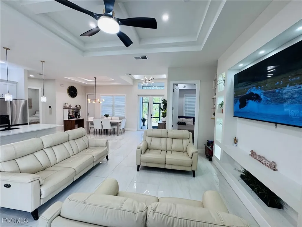 528 Jacaranda Parkway E Cape Coral FL 33909