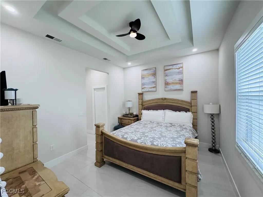 528 Jacaranda Parkway E Cape Coral FL 33909