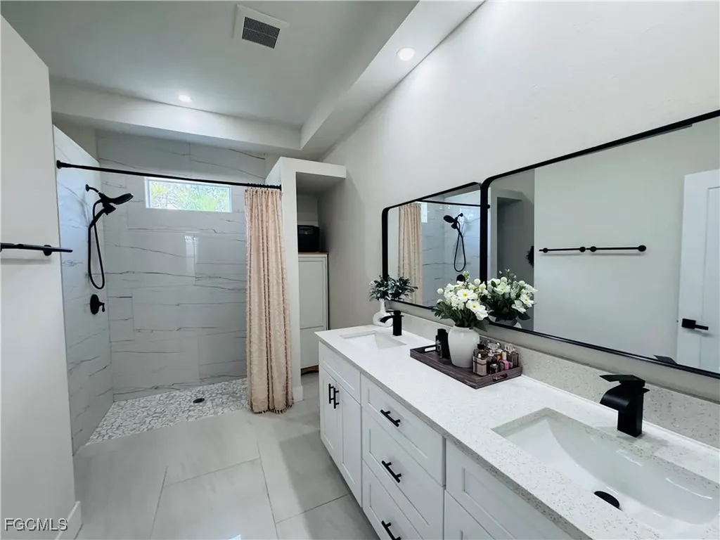 528 Jacaranda Parkway E Cape Coral FL 33909