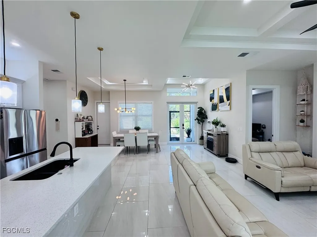 528 Jacaranda Parkway E Cape Coral FL 33909