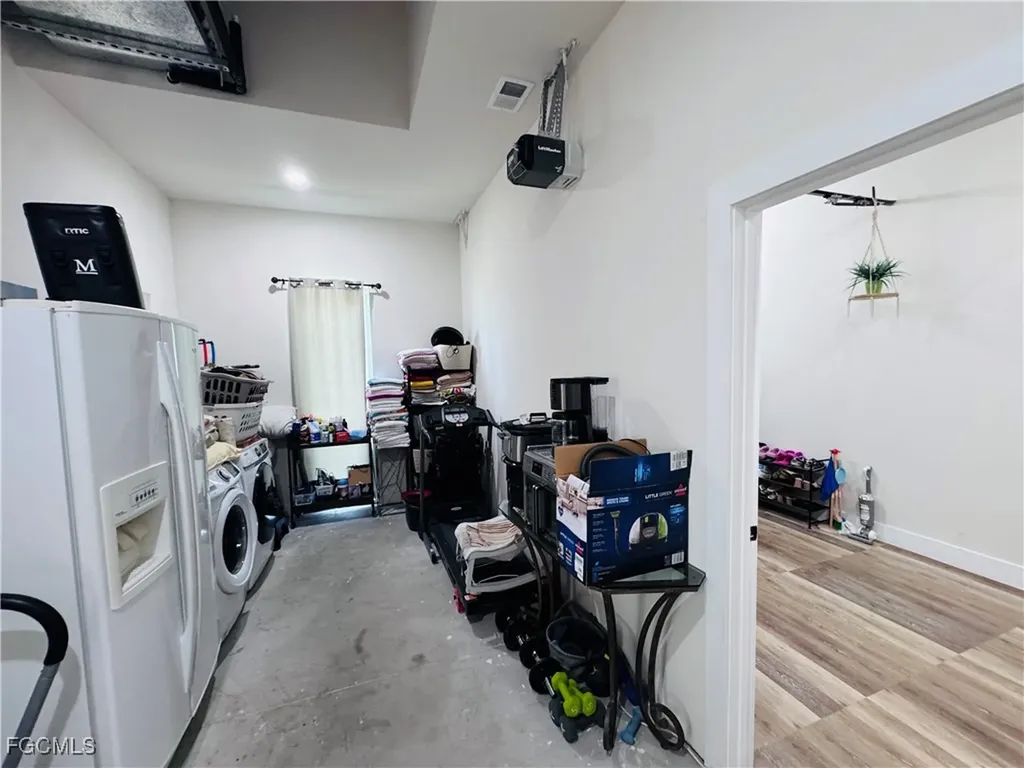 528 Jacaranda Parkway E Cape Coral FL 33909