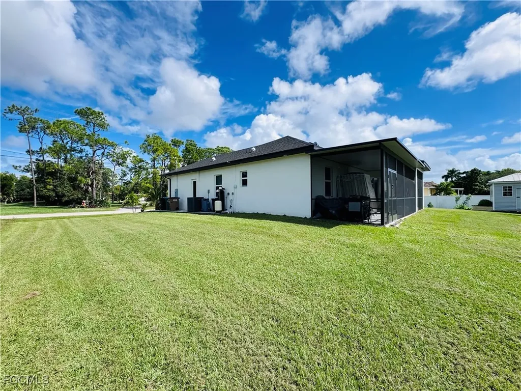 528 Jacaranda Parkway E Cape Coral FL 33909