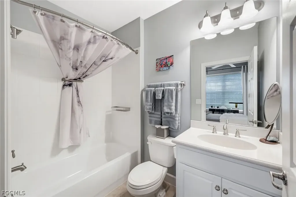 10390 Glastonbury Circle Fort Myers FL 33913