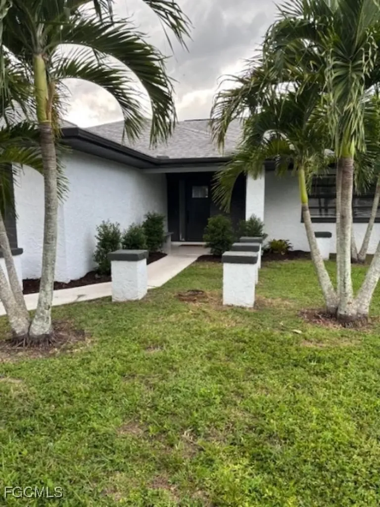 321 Greenwood Avenue Lehigh Acres FL 33936