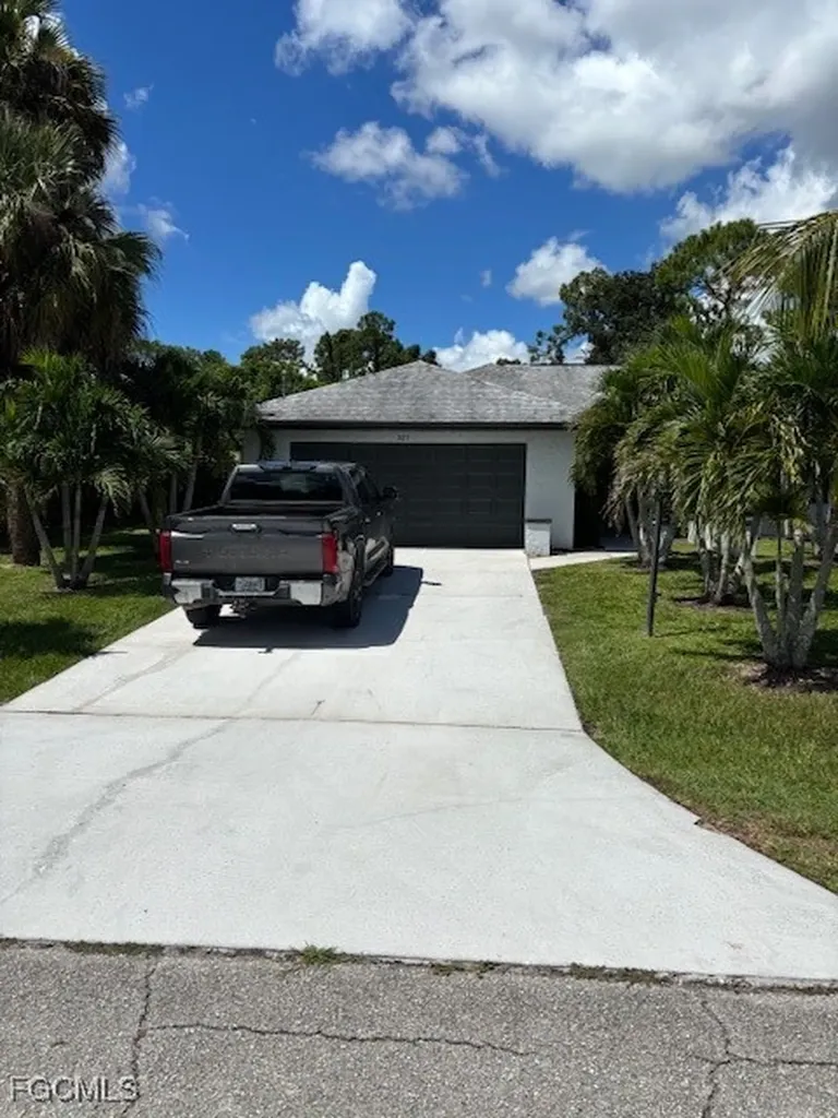 321 Greenwood Avenue Lehigh Acres FL 33936