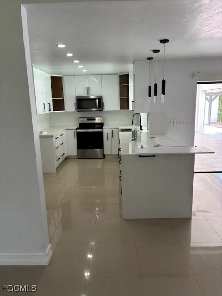 321 Greenwood Avenue Lehigh Acres FL 33936