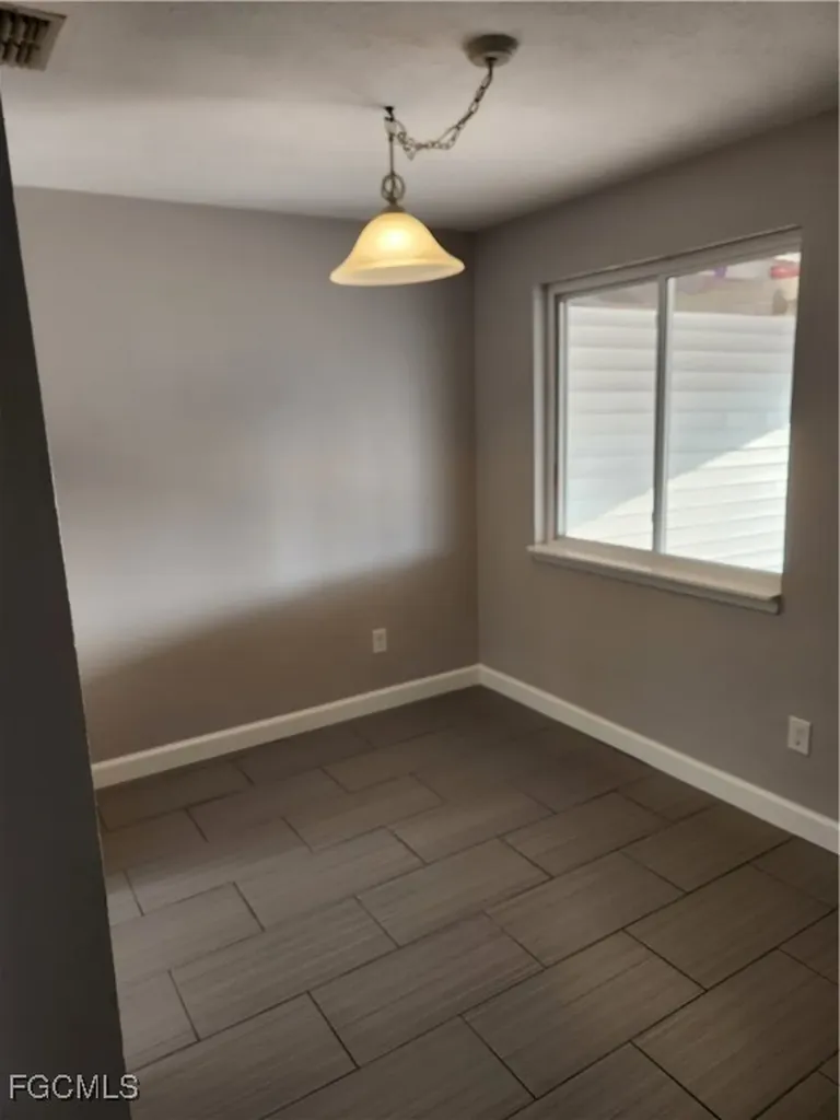 923 SE 23rd Place Cape Coral FL 33990