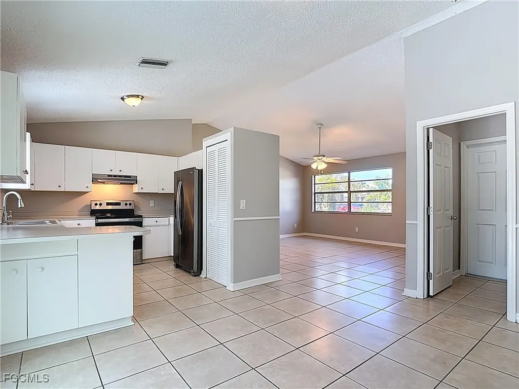 3815 SW 6th Avenue Cape Coral FL 33914