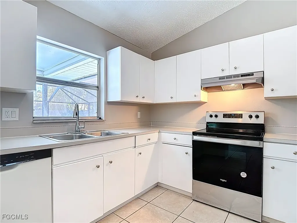 3815 SW 6th Avenue Cape Coral FL 33914