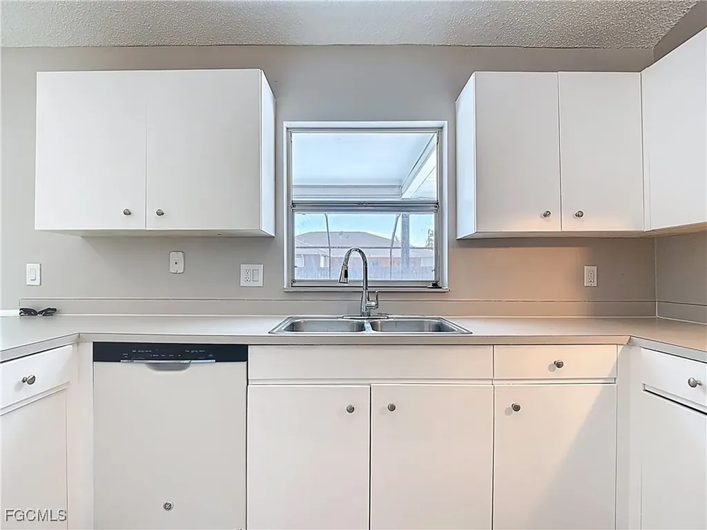 3815 SW 6th Avenue Cape Coral FL 33914