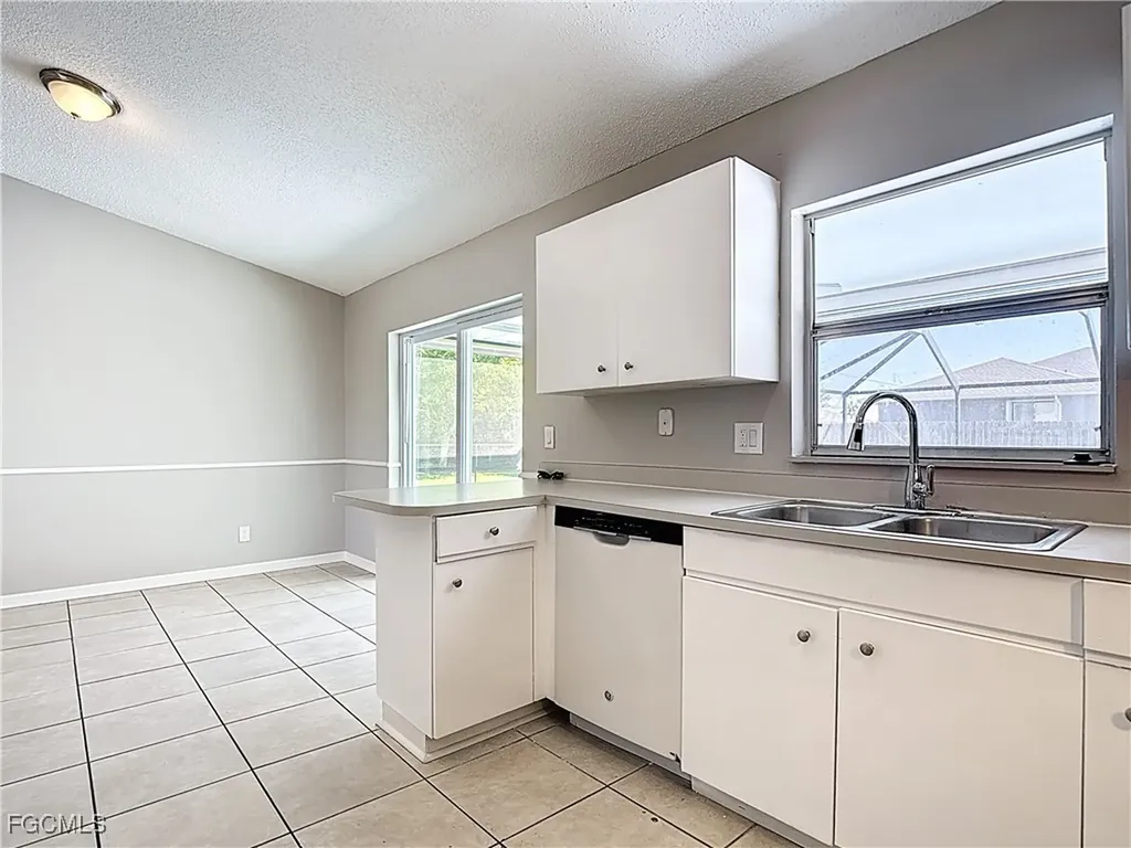 3815 SW 6th Avenue Cape Coral FL 33914