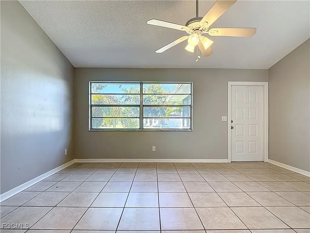 3815 SW 6th Avenue Cape Coral FL 33914