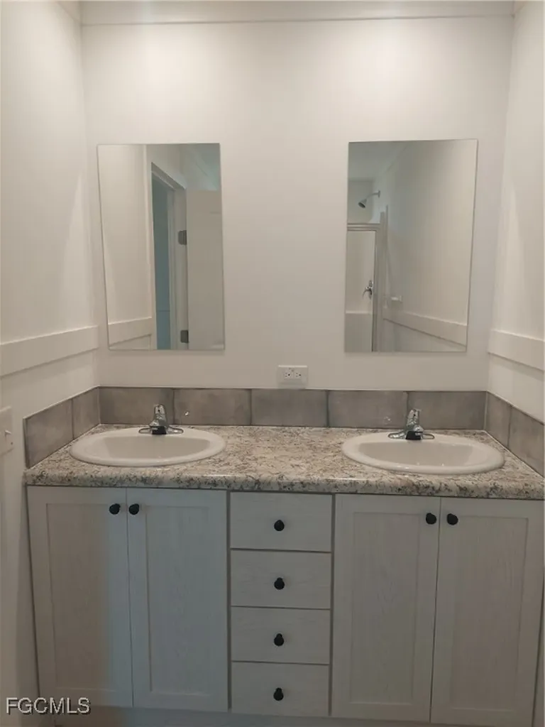 63 Poplar Place Fort Myers FL 33908