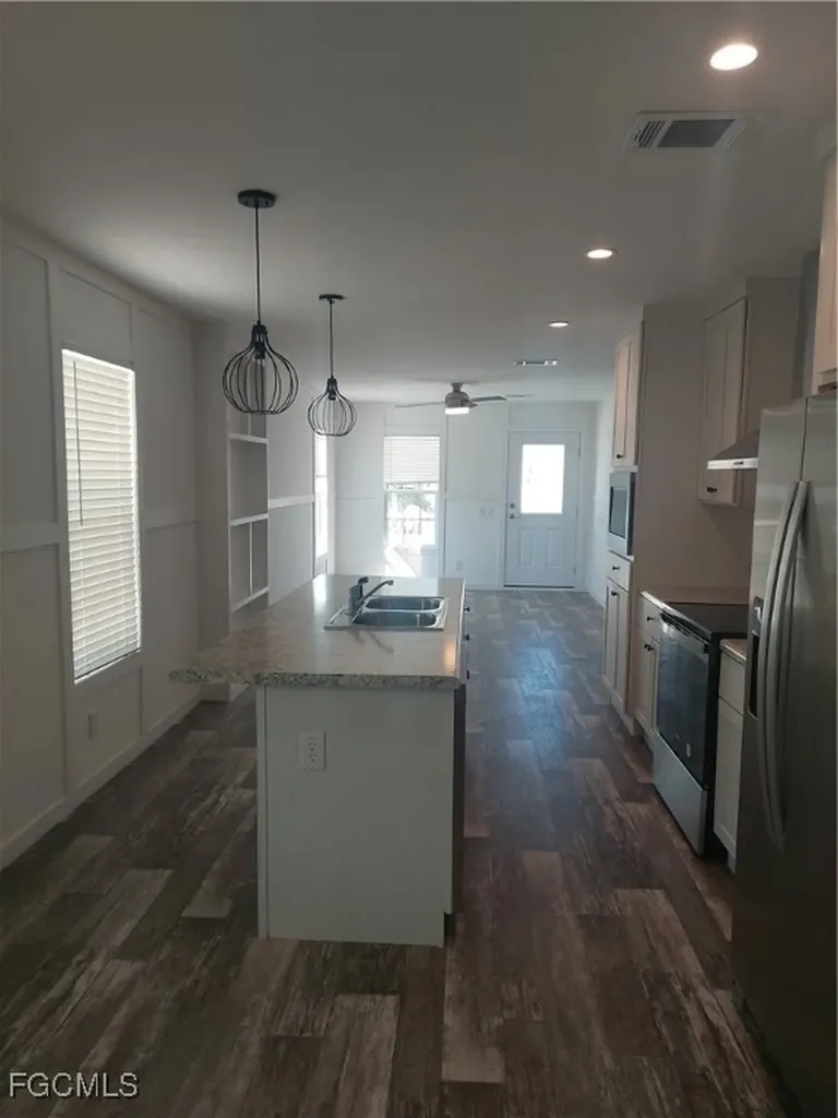 63 Poplar Place Fort Myers FL 33908