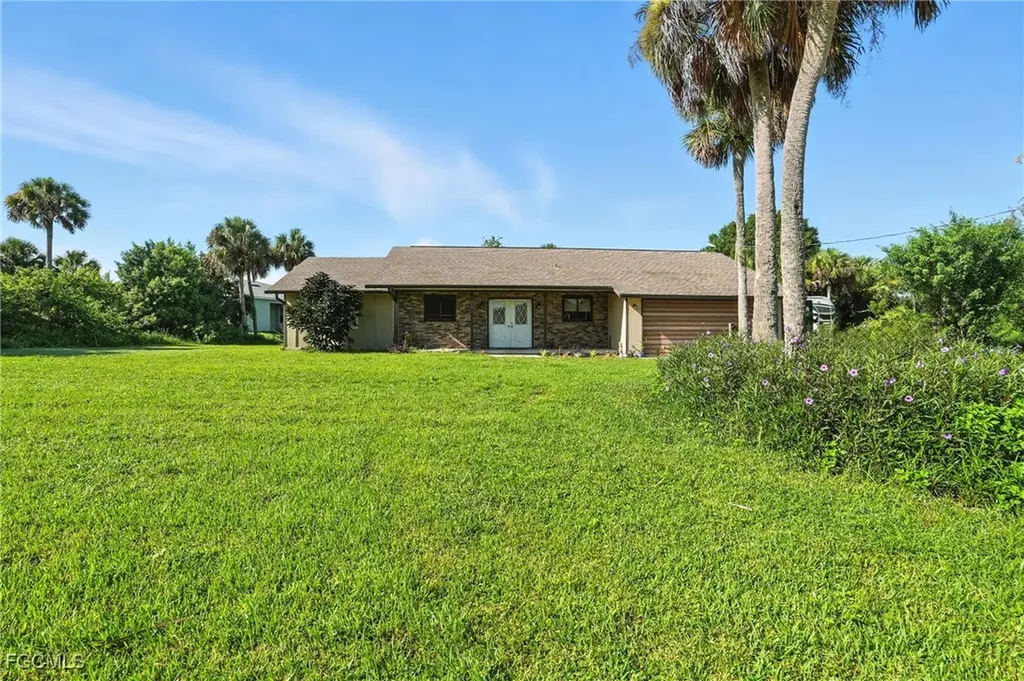 5006 Pike Lane Labelle FL 33935