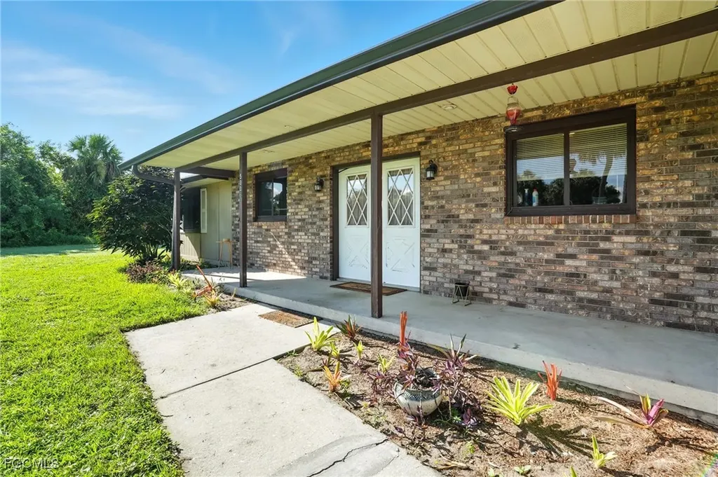 5006 Pike Lane Labelle FL 33935