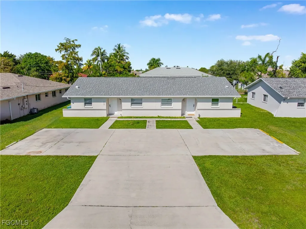 1722 SW Santa Barbara Place Cape Coral FL 33991