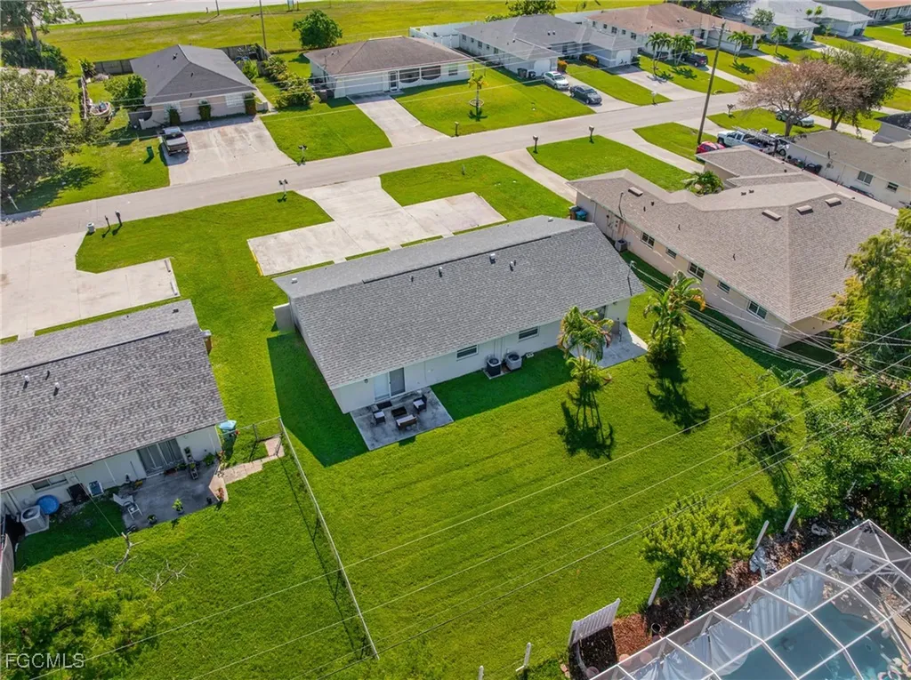 1722 SW Santa Barbara Place Cape Coral FL 33991