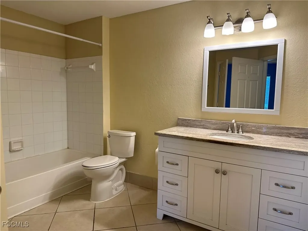 6300 Aragon Way Fort Myers FL 33966
