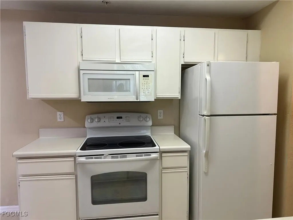 6300 Aragon Way Fort Myers FL 33966