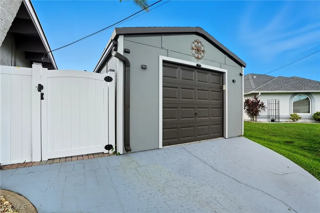 1311 SE 5th Court Cape Coral FL 33990