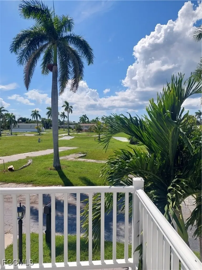 44 Dogwood Way Fort Myers FL 33908